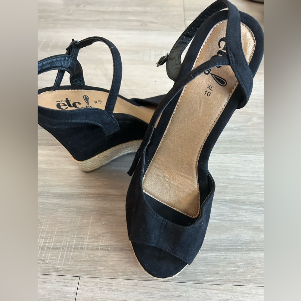 Fashionable Women’s Wedges | Size 10 | Perfect for Any Occasion - Picture 7 of 7